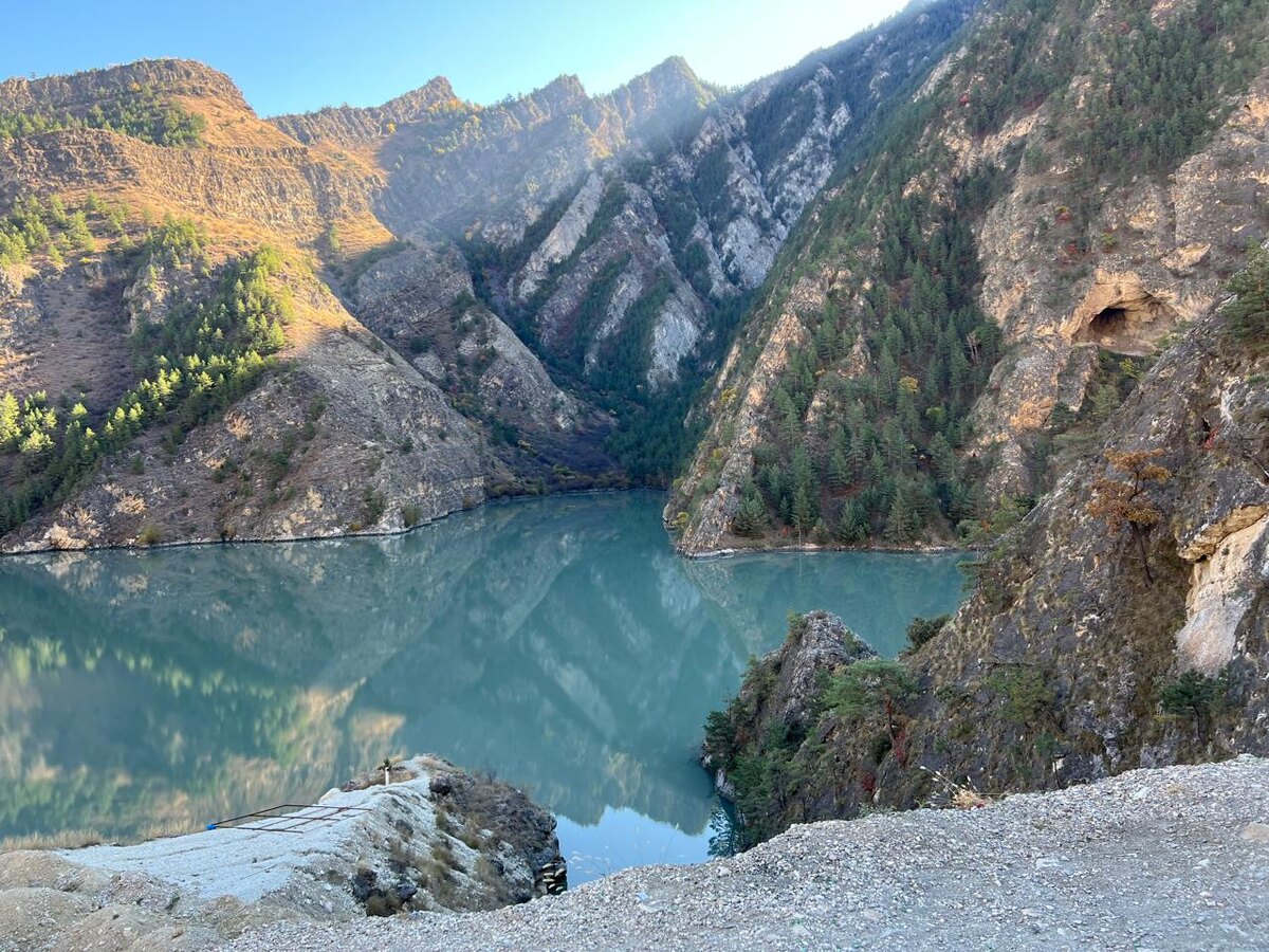 Эта картина висит в нашем доме.
