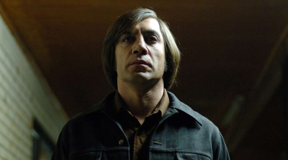     Хавьер Бардем, кадр из фильма «Старикам тут не место» (2007)