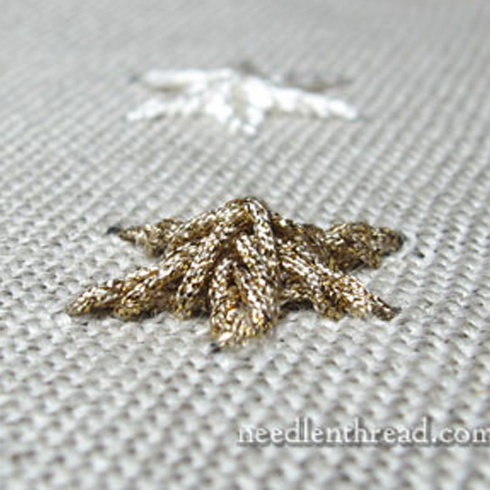    Звезды, вышитые декоративными швами   
Источник: MARY CORBET