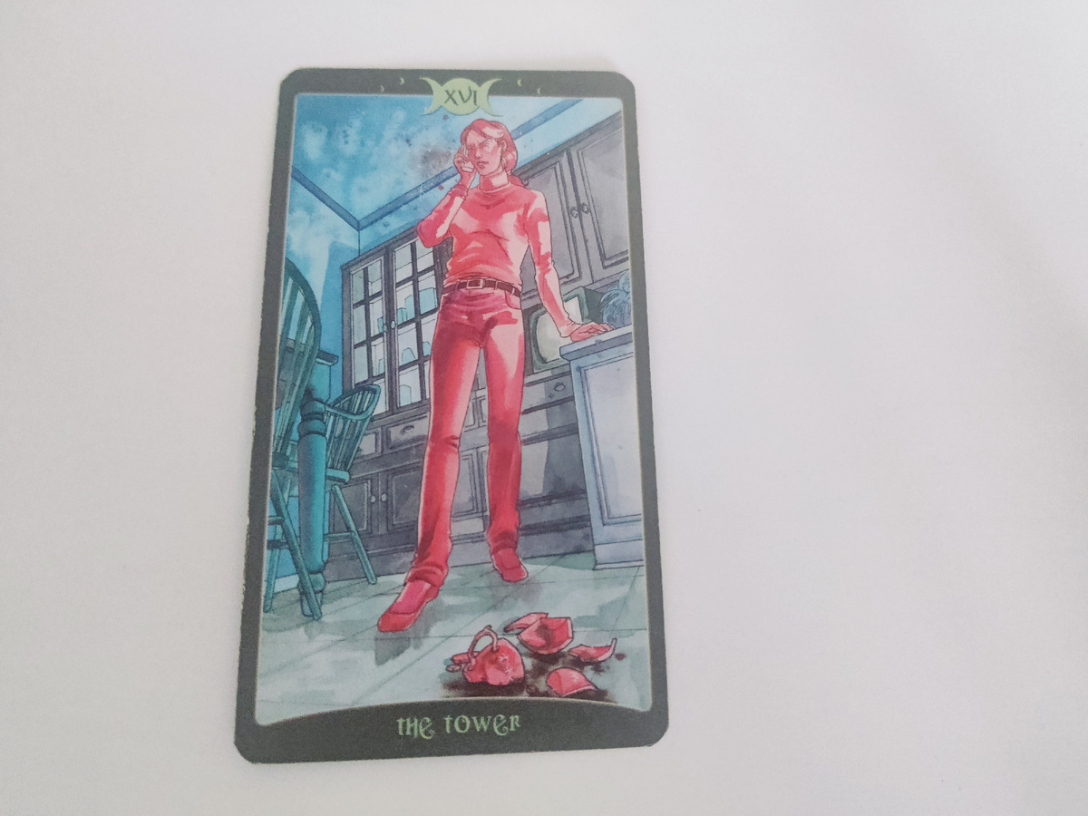 Сейчас в вашей жизни произошла какая-то ситуация, которая сильно повлияла на вас. Возможно вы ушли с работы или вас оштрафовали. Здесь идут финансовые потери и вы не очень этим довольны, потому что вы могли рассчитывать на этот доход, а сейчас с ним произошли перемены не в лучшую сторону и причем вы сами не ожидали такого поворота событий. Все произошло спонтанно и не совсем было подвластно вам.