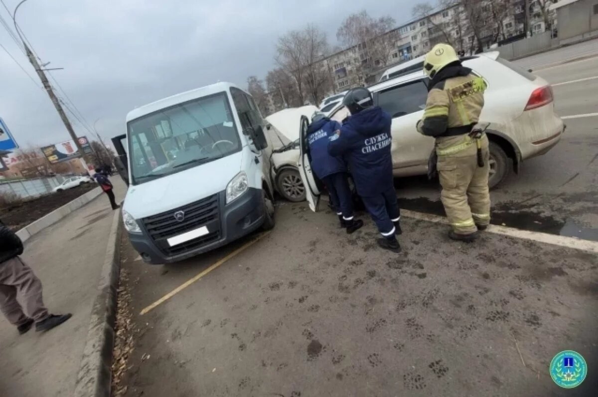    В массовом ДТП на Пушкарёва пострадал водитель «Фольксвагена»