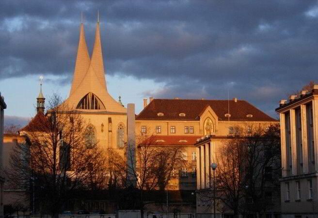 
Эмаусский монастырь. https://cz.pinterest.com/pin/klter-emauzy--463800461609018611/