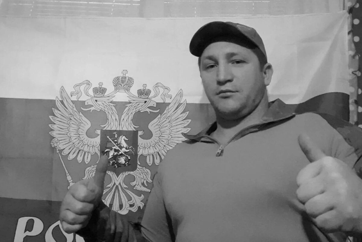    Погибший уроженец села Ржава Николай Кобзарев.