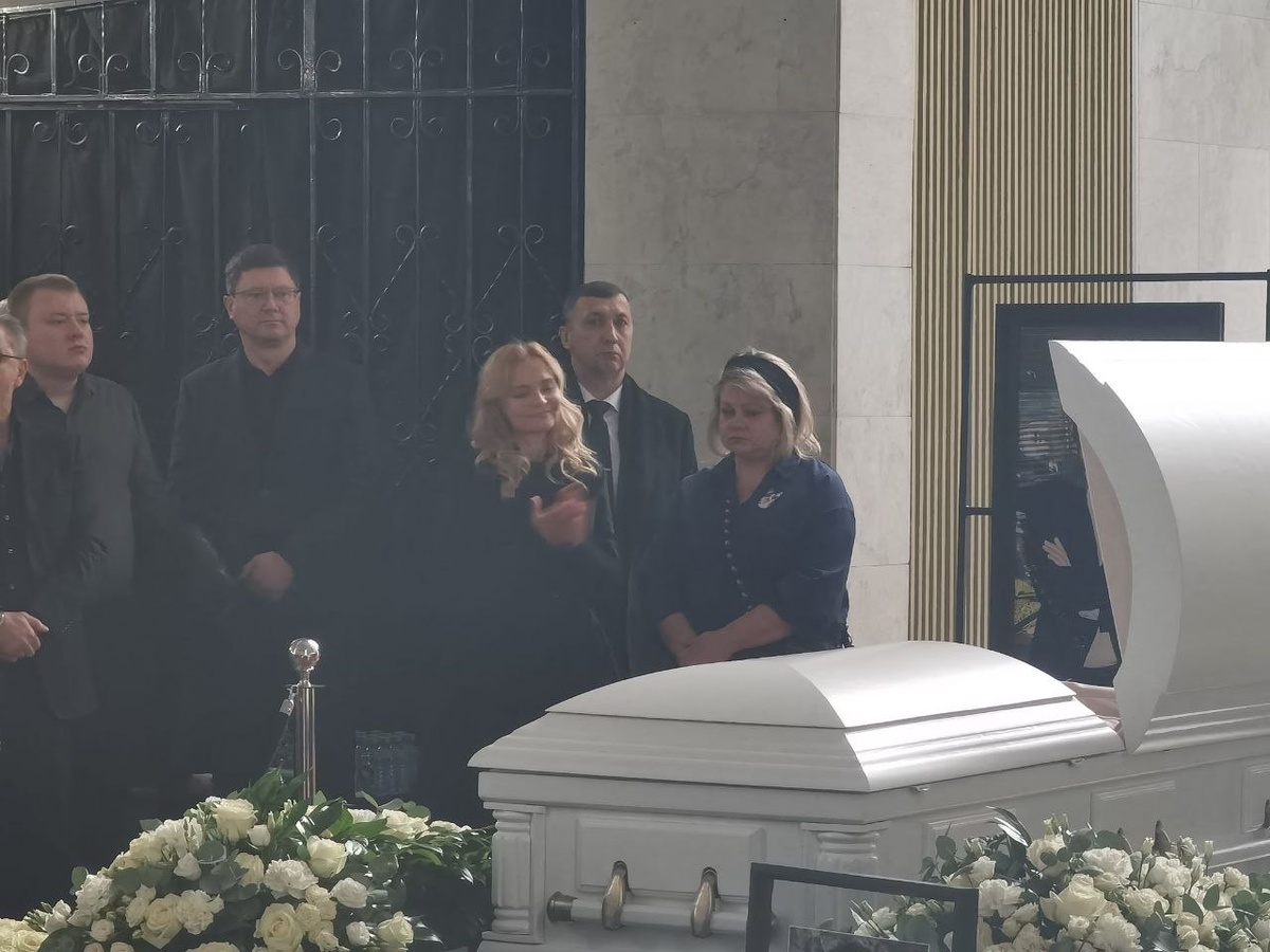 Вдова Владимира Левкина с его сестрой Ириной. Фото: Ольга Храбрых / Teleprogramma.org