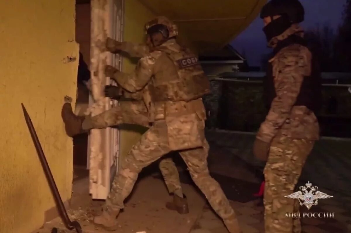    В Петербурге задержаны теневые банкиры, через которых прошёл млрд рублей