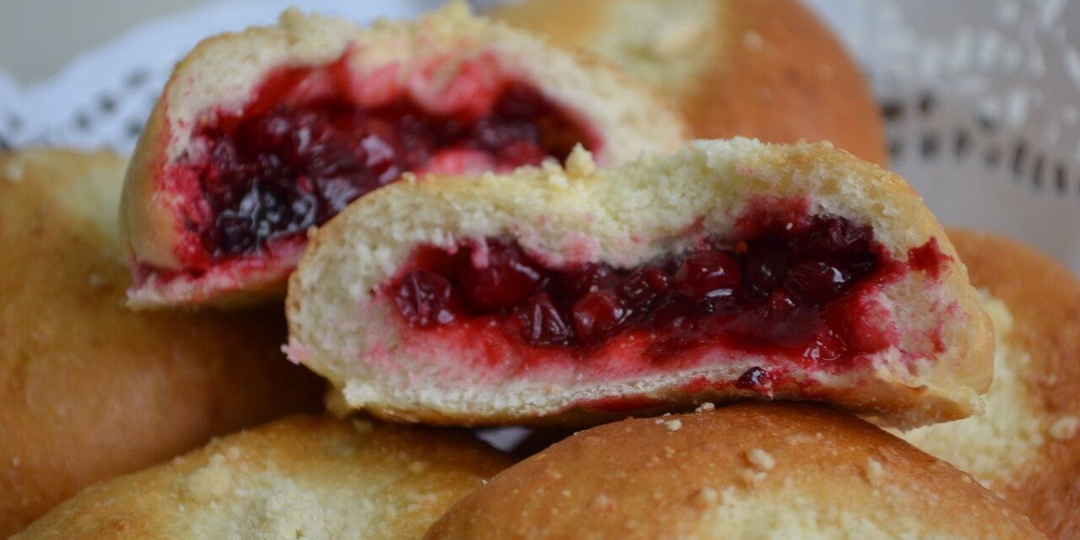 Пирожки с вишней в духовке из дрожевого теста без яиц. Как правильно сделать пирожки с замороженной вишней