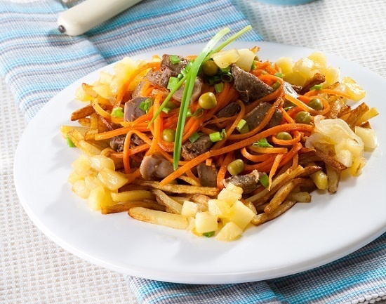    Салат с потрошками. Фото: Олег Кулагин/BurdaMedia