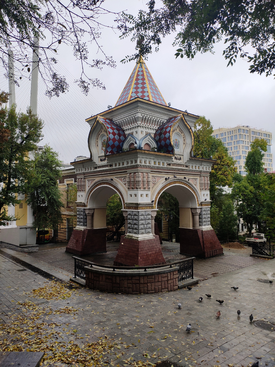 Триумфальная Арка, Памятник во Владивостоке