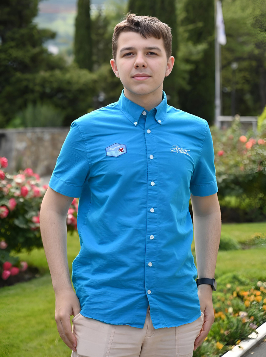 Борис Эльканов мечтает работать в театре