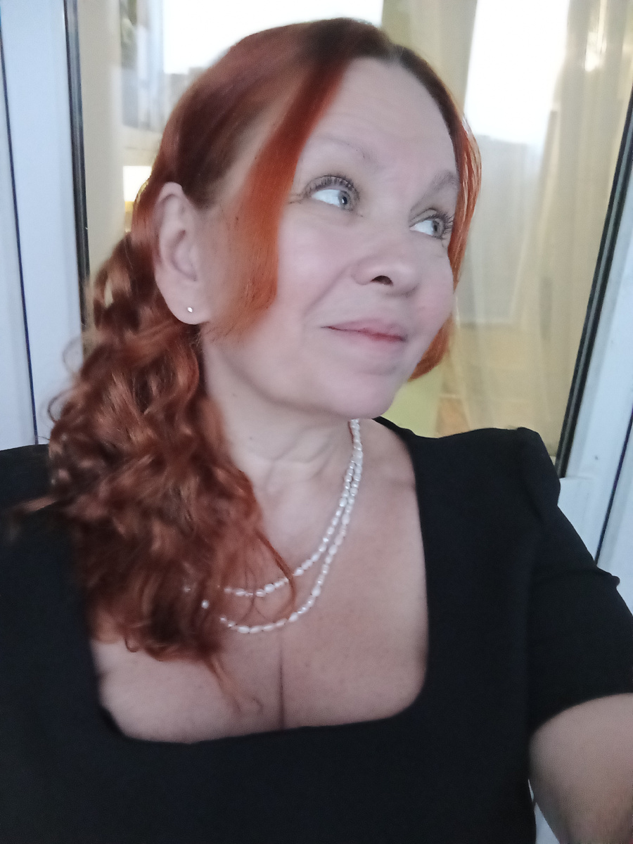 Всегда считала, что жемчуг старит. Продала даже на Авито ровный круглый, который на ebay  ещё покупала. 