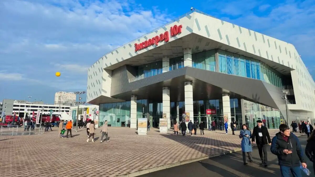 Фото: © Артем Борисов / Glavagronom.ru Выставка ЮГАГРО начала работу в Краснодаре 19 ноября 2024 года