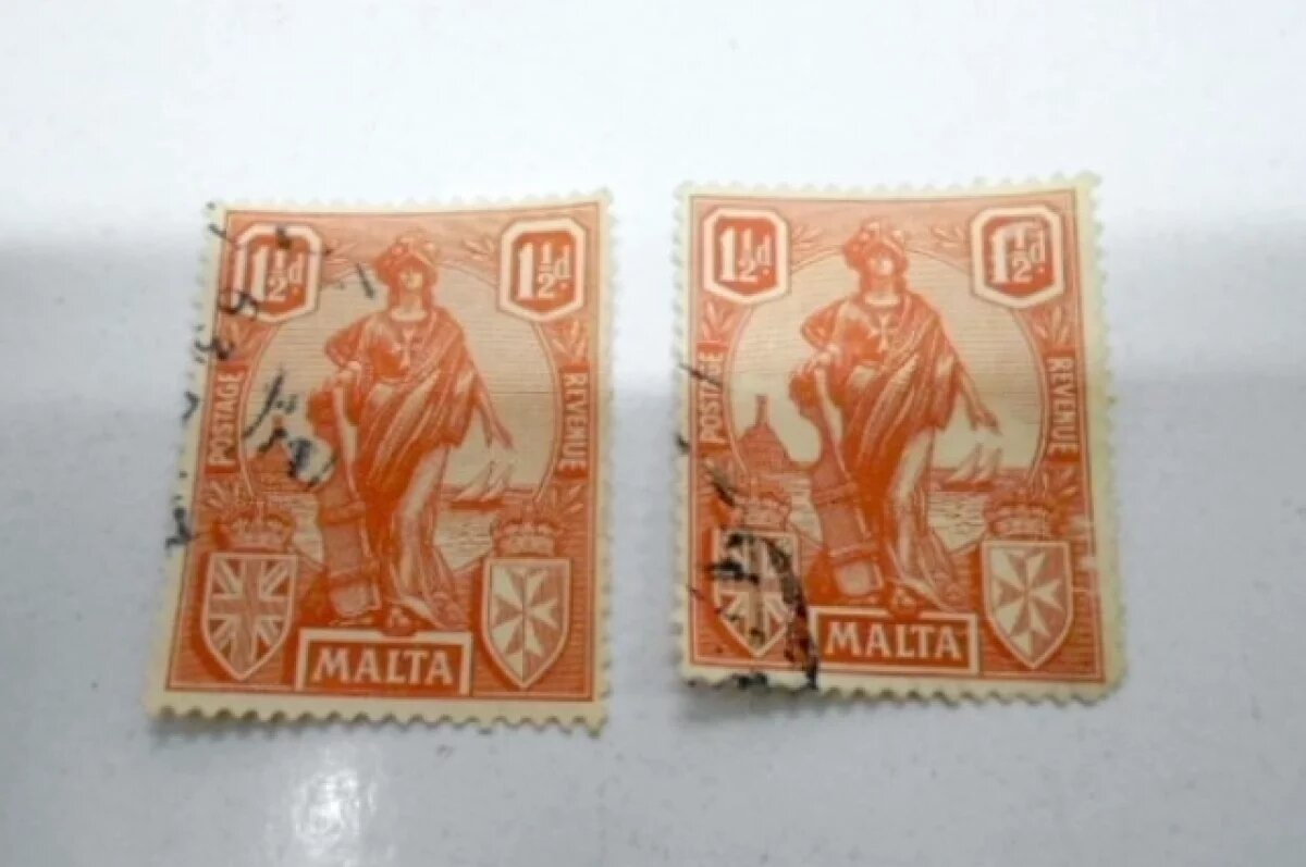    Псковские таможенники пресекли незаконный вывоз старинных марок из России