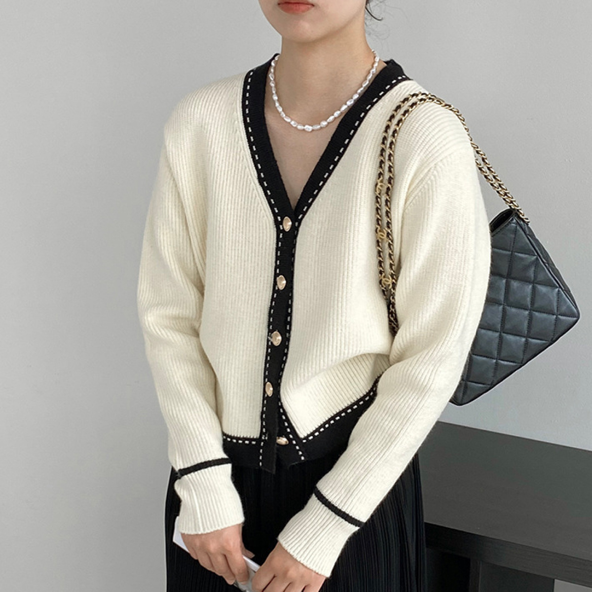 Белая кофта в коррейском стиле