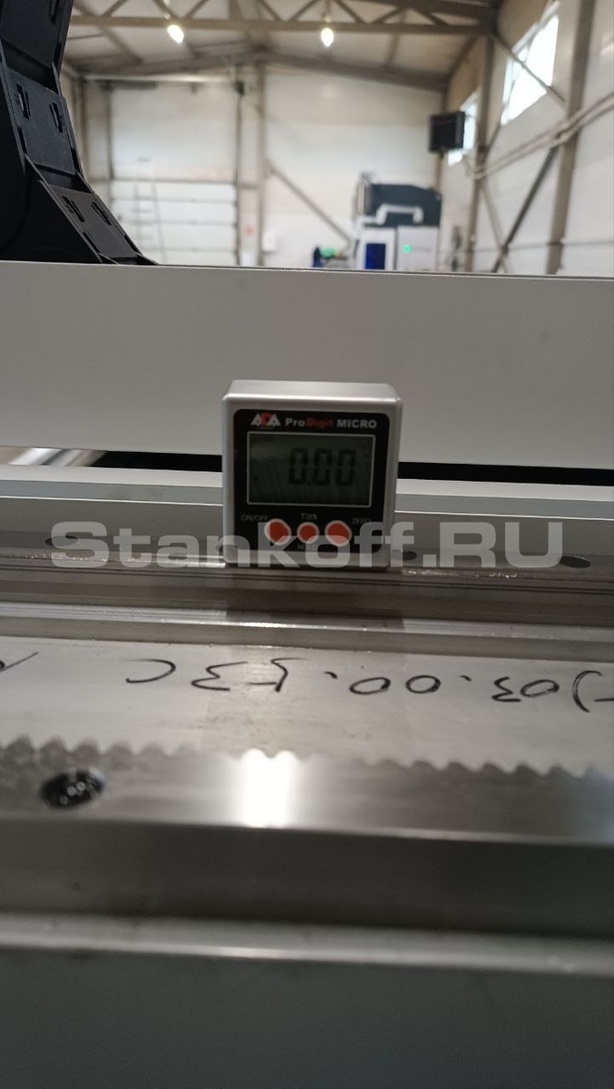 Литой алюминиевый портал 
