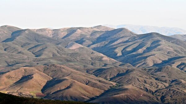    CC BY 2.0 / Vince Smith / Aladağlar Mountains, North of the peek of Demirkazik