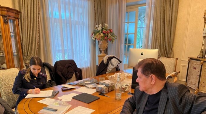    По месту жительства и работы Владимира Егорова проведены обыски. Фото из VK-сообщества ГСУ СК России по Красноярскому краю и Республике Хакасия