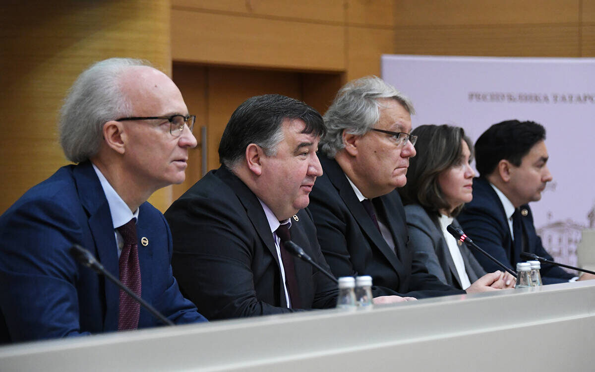 ​Ленар Сафин: «Мы очень горды тем, что наш университет отмечен как один из ведущих в стране. К нам приедут много почетных гостей». Фото: prav.tatarstan.ru