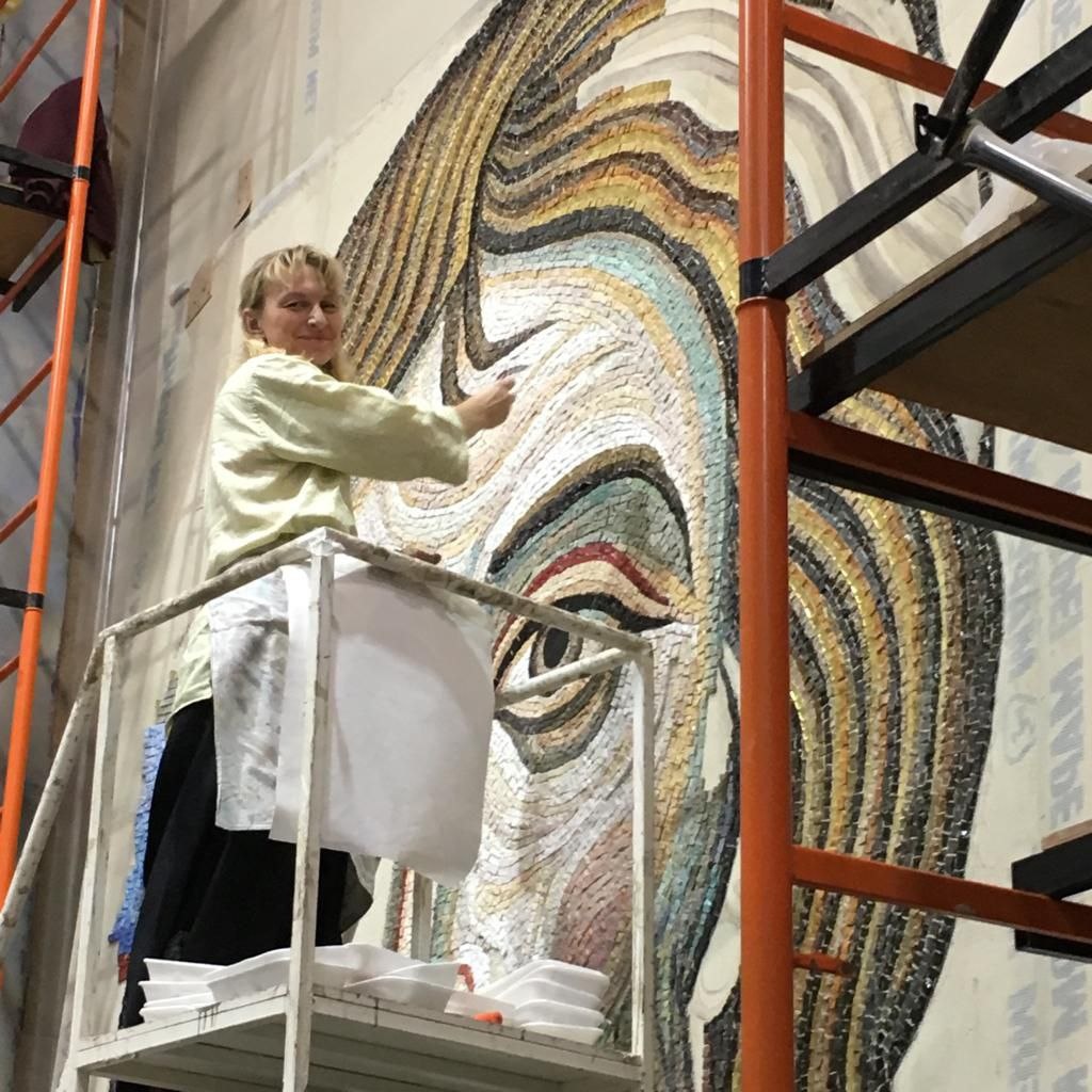 Монтаж лика Спасителя