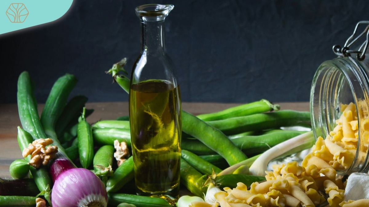 Мы очень много употребляем в пищу продуктов с Омега-6 жирными кислотами, и очень мало с Омега-3. Нужен баланс, чтобы не уйти в болезнь