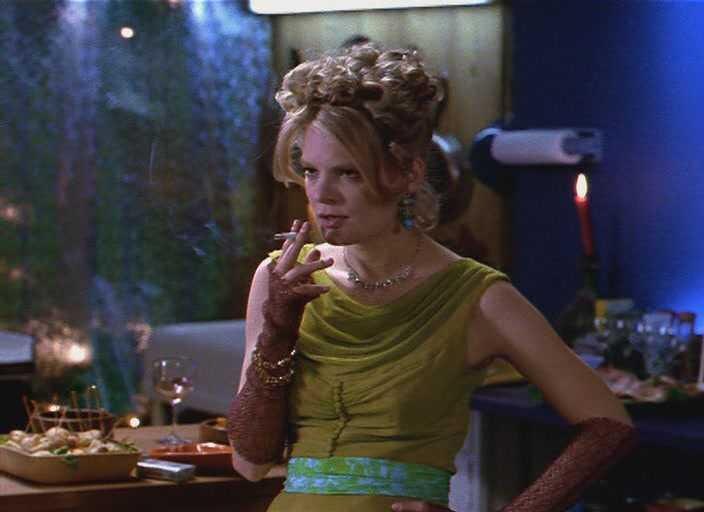 Моника позвала гостей на НГ вечеринку