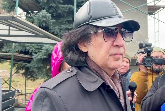    Кай Метов на похоронах Левкина