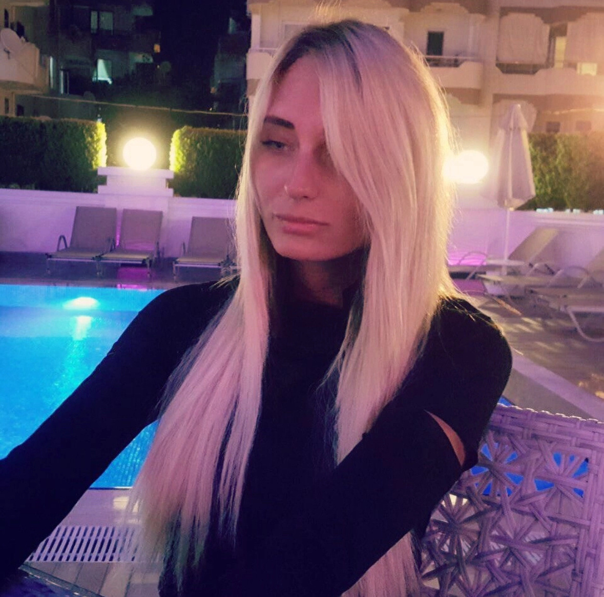 Так я выглядела в свой первый год работы - на отдыхе, не на работе🙃