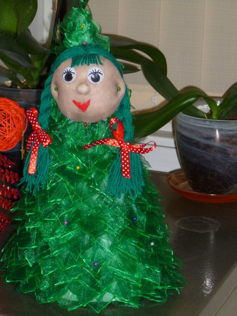 У кого-то тесьма и чулки