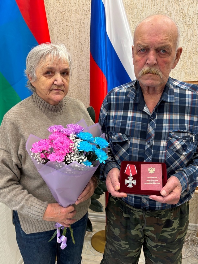    Родители со слезами на глазах получили орден погибшего на СВО сынаЛахденпохский район