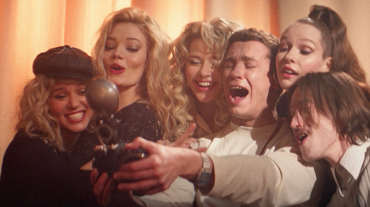 Кадр из сериала "Комбинация"