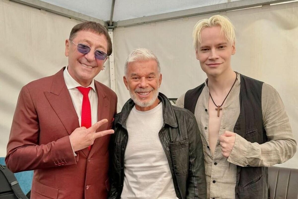    Григорий Лепс, Олег Газманов и SHAMAN Социальные сети