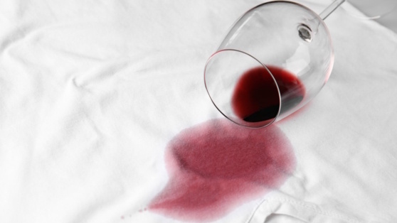    Как и чем отстирать красное вино: 6 эффективных способов для новых и застарелых пятен Алина Городниченко