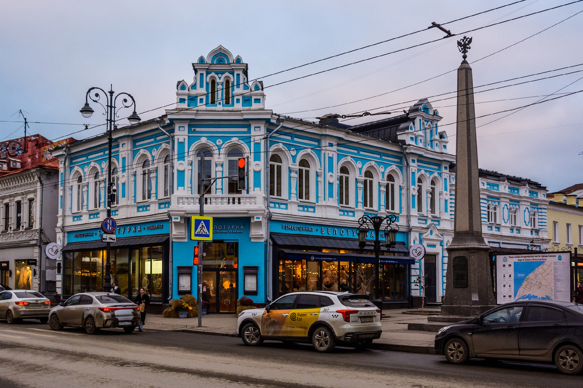 Дом купца Покидышева (Куйбышева, 99 / Ленинградская, 28)