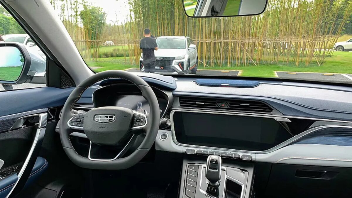    Салон автомобиля марки Geely