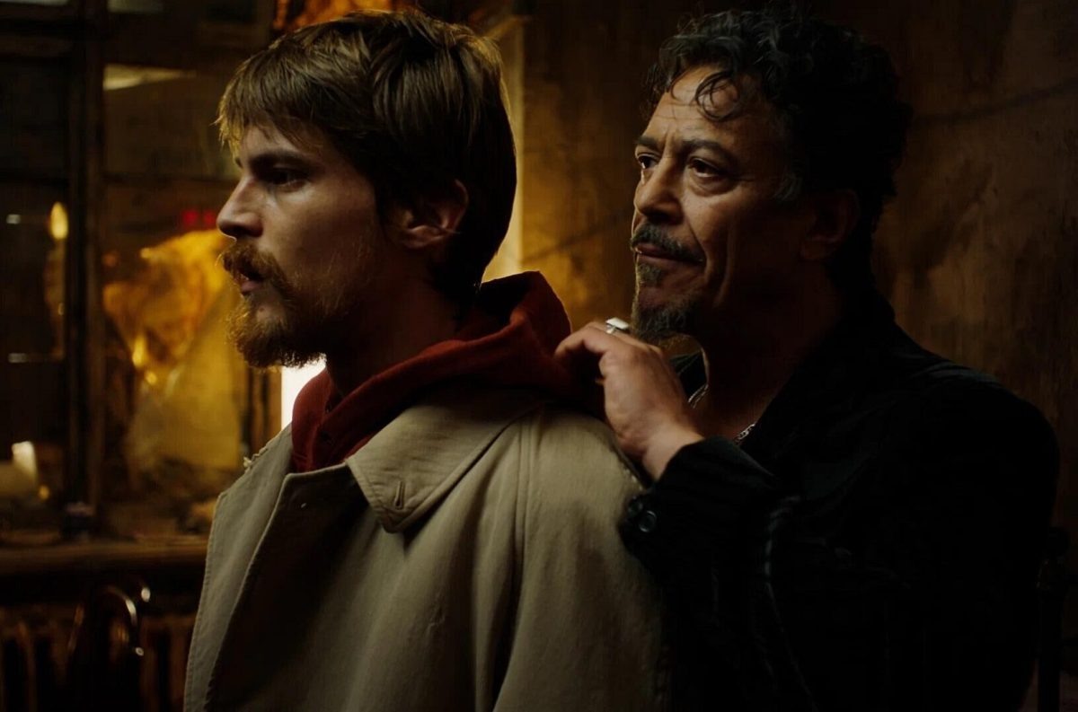    Тень всегда рядом с Раскольниковым.