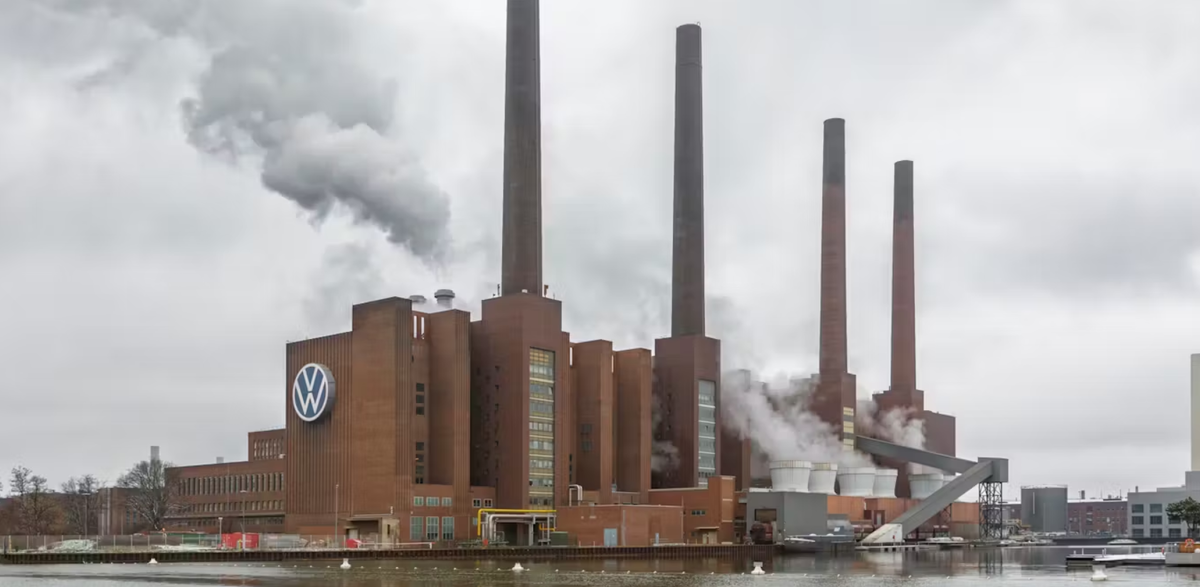 Электростанция на заводе Volkswagen в Вольфсбурге, Германия.