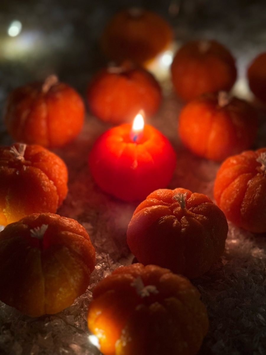 Заказать свечи-мандаринки можно тут - https://vk.com/candlezl