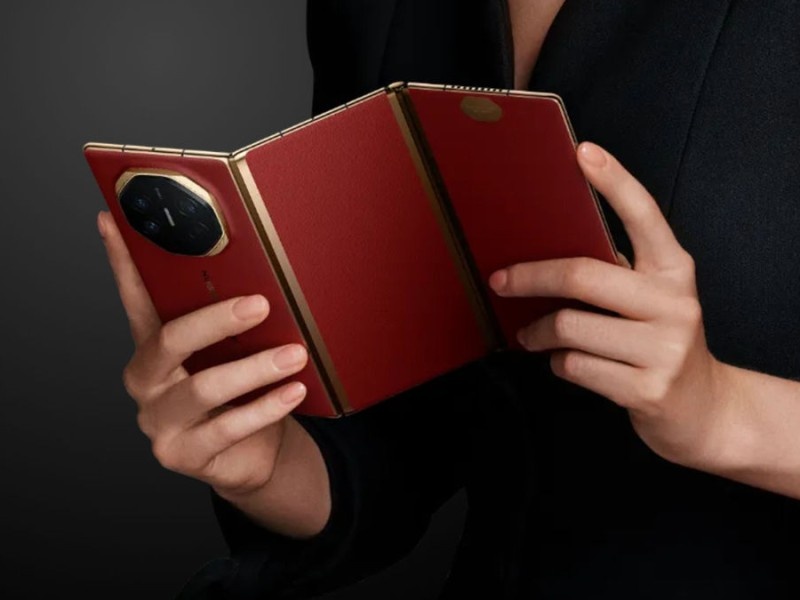    Дизайн нового складного смартфона Honor Tri-Fold показали на первых кадрах