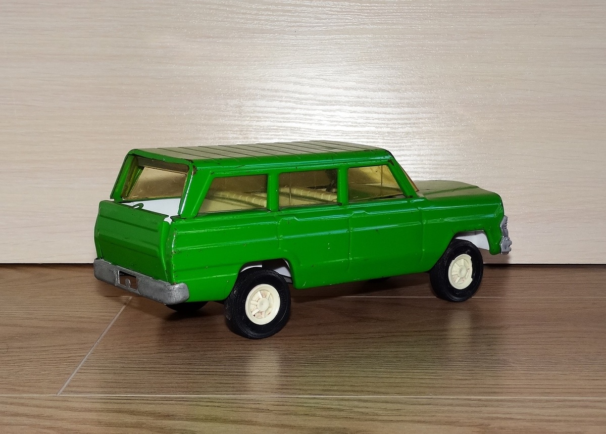 Jeep Wagoneer, производитель "Tonka". Фото автора, листаем галерею -->>