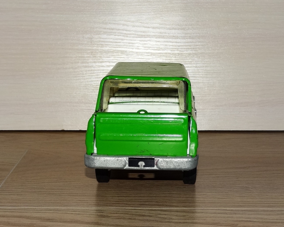 Jeep Wagoneer, производитель "Tonka". Фото автора.