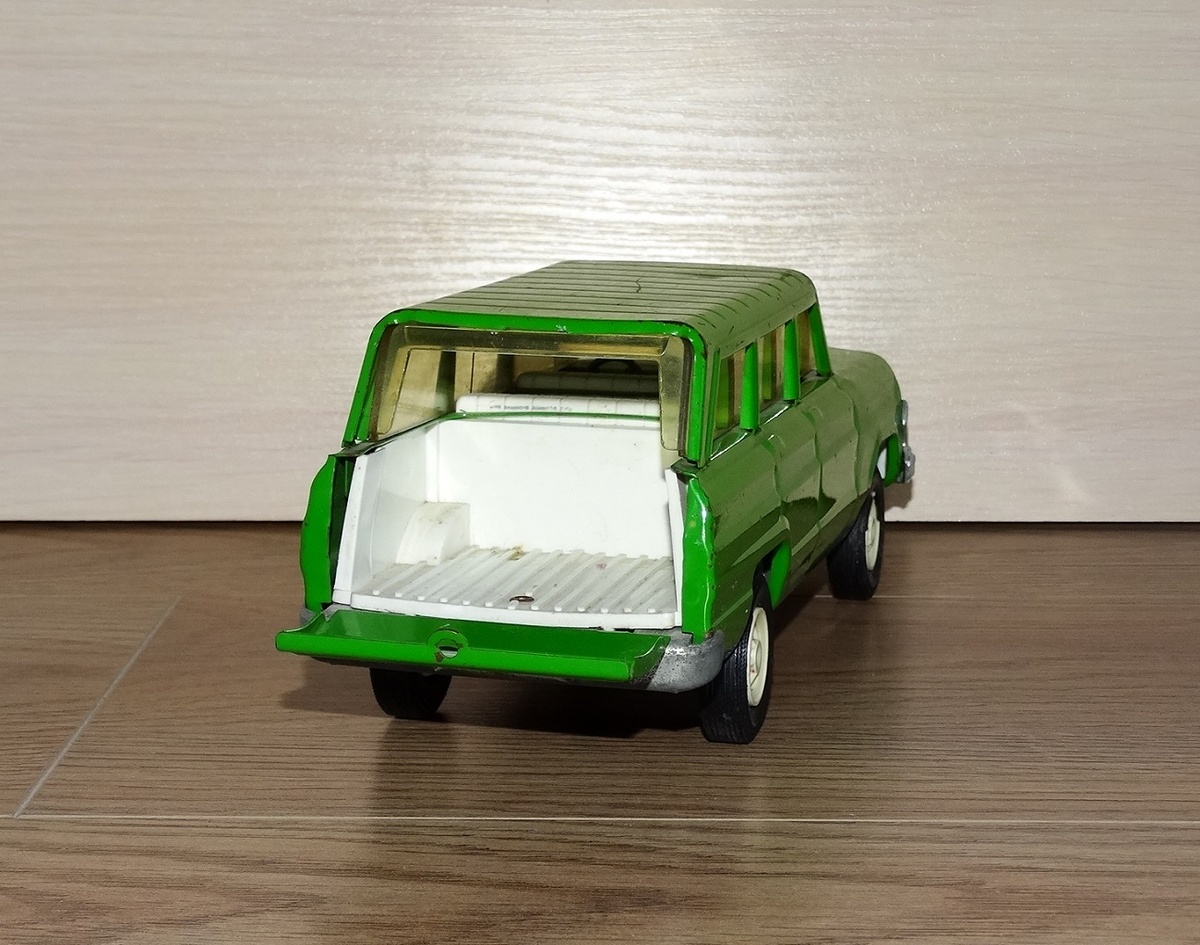 Jeep Wagoneer, производитель "Tonka". Фото автора, листаем галерею -->>