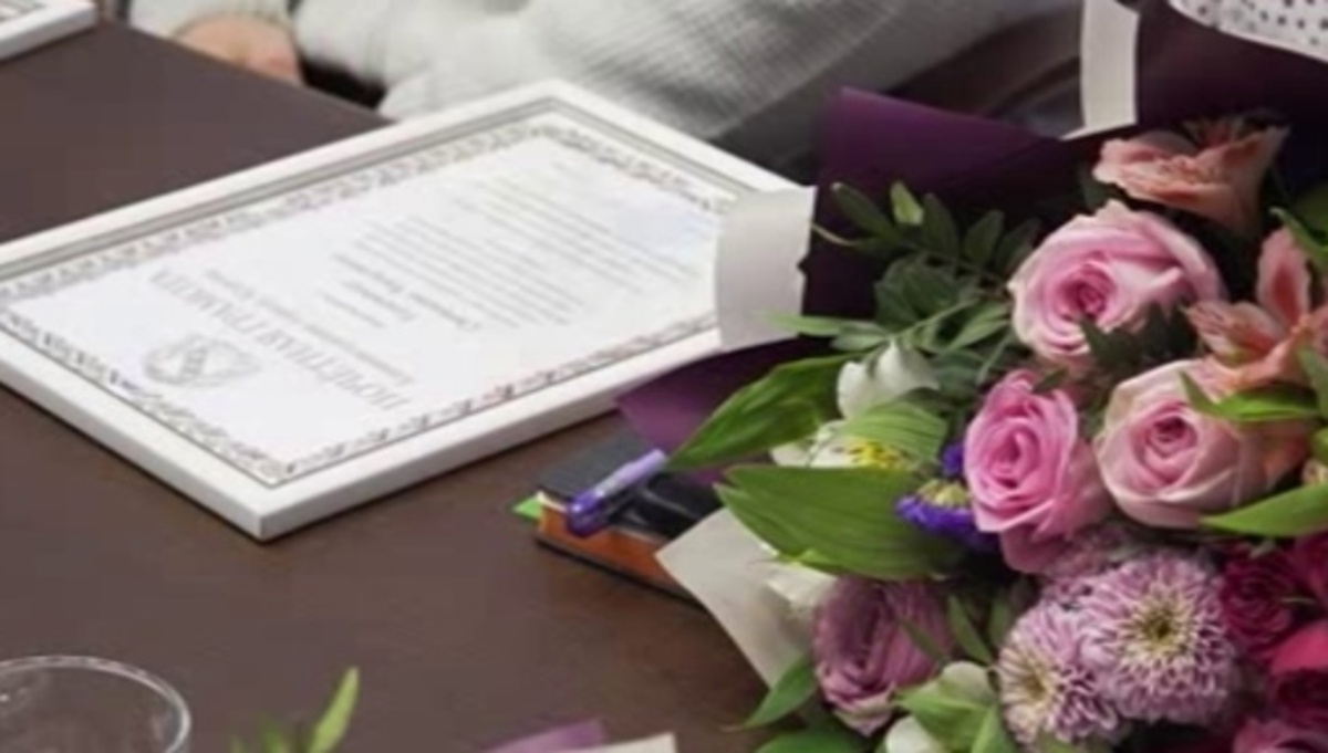    Курским студентам вручили именные стипендии главы города