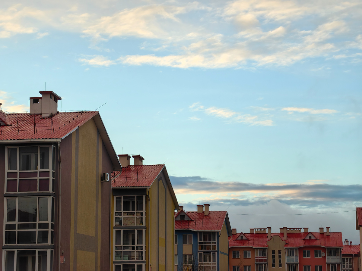 Какой в этом году тёплый ноябрь! И какое чистое голубое небо! 