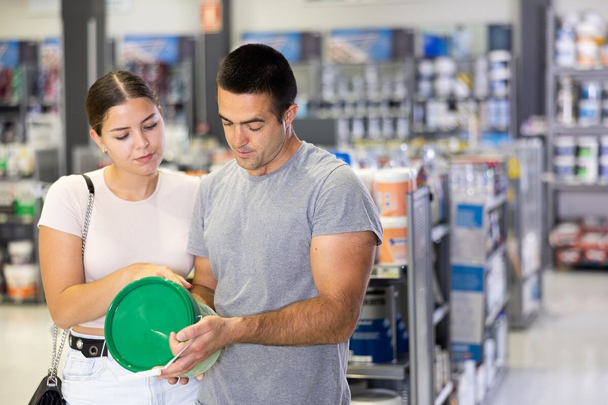 Выбор краски — это не столько про цвета и оттенки, сколько про состав и характеристики. Источник: Shutterstock📷
