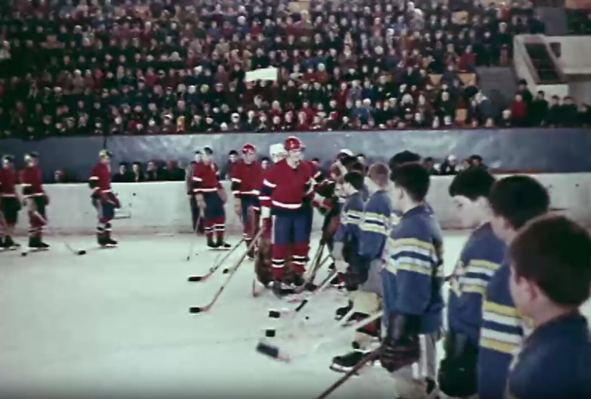 Кадр из телефильма "Тигры на льду" (1971)