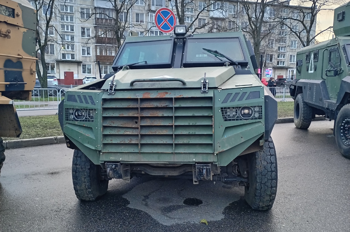 Канадский бронеавтомобиль Roshel Senator