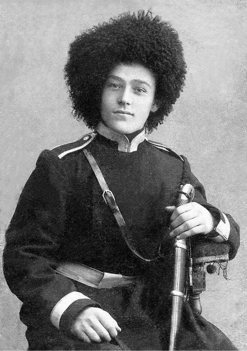 Будущий красный командир юнкер Н.Д. Каширин. 1907г. Фото из открытых источников