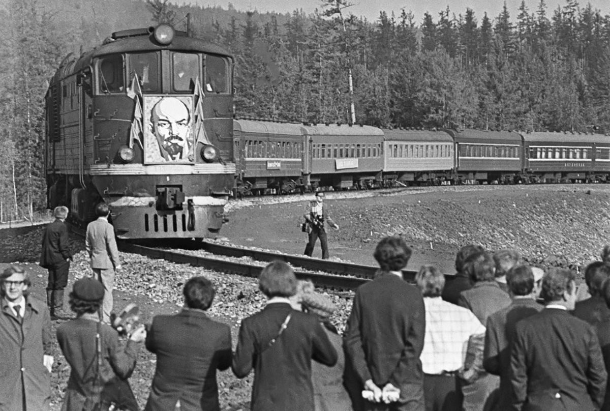 Источник группа ВК "Советская железнодорожная коллекция", фото   Э. Д. Брюханенко