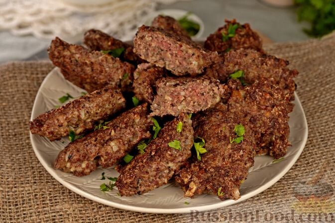 сердце куриное, лук репчатый, чеснок, крупа манная, яйца, соль, перец чёрный молотый, травы пряные, масло растительное