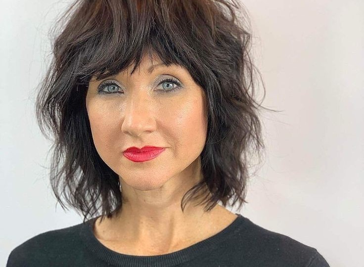 Как подстричься, если тебе за 50+ и нужен объём, а волосы тонкие и слабые