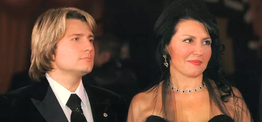 Молодой Николай Басков с матерью